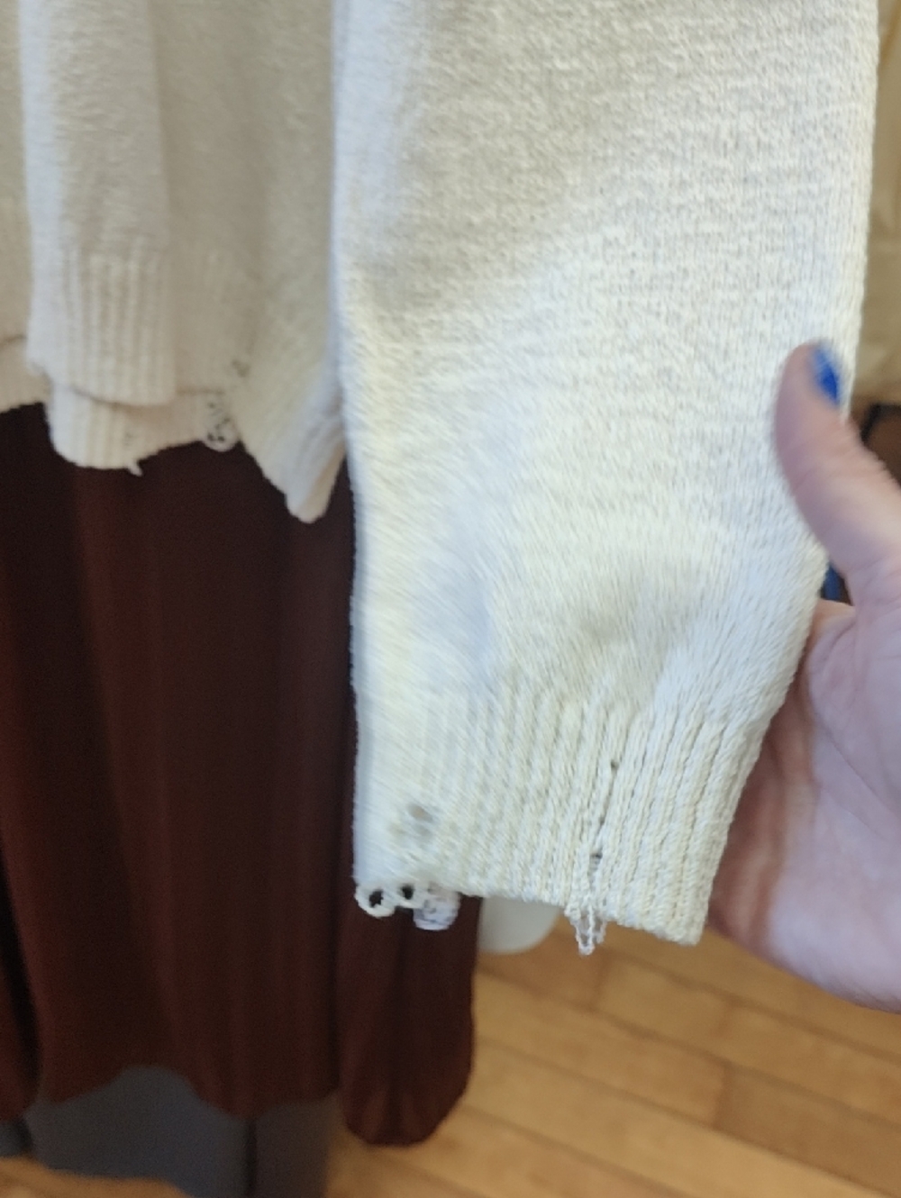 Zara Men's Cream V-Neck Collar Sweater - Picture 3 of 7